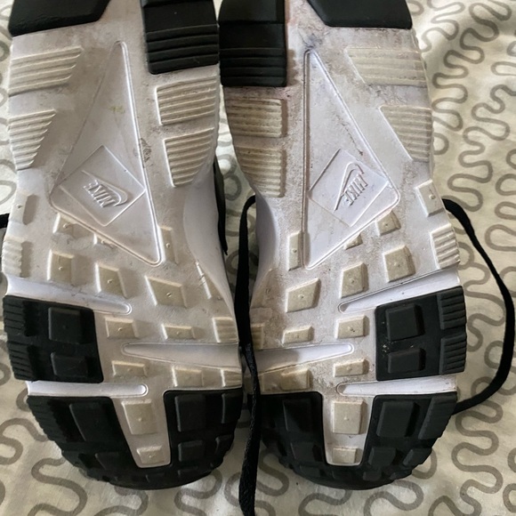 Boys Nike sneakers - Picture 10 of 11